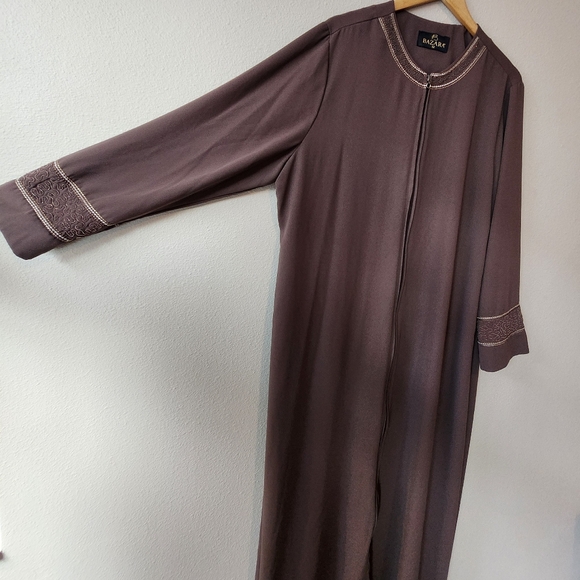 Elegant Mauve Kaftan - Picture 3 of 8